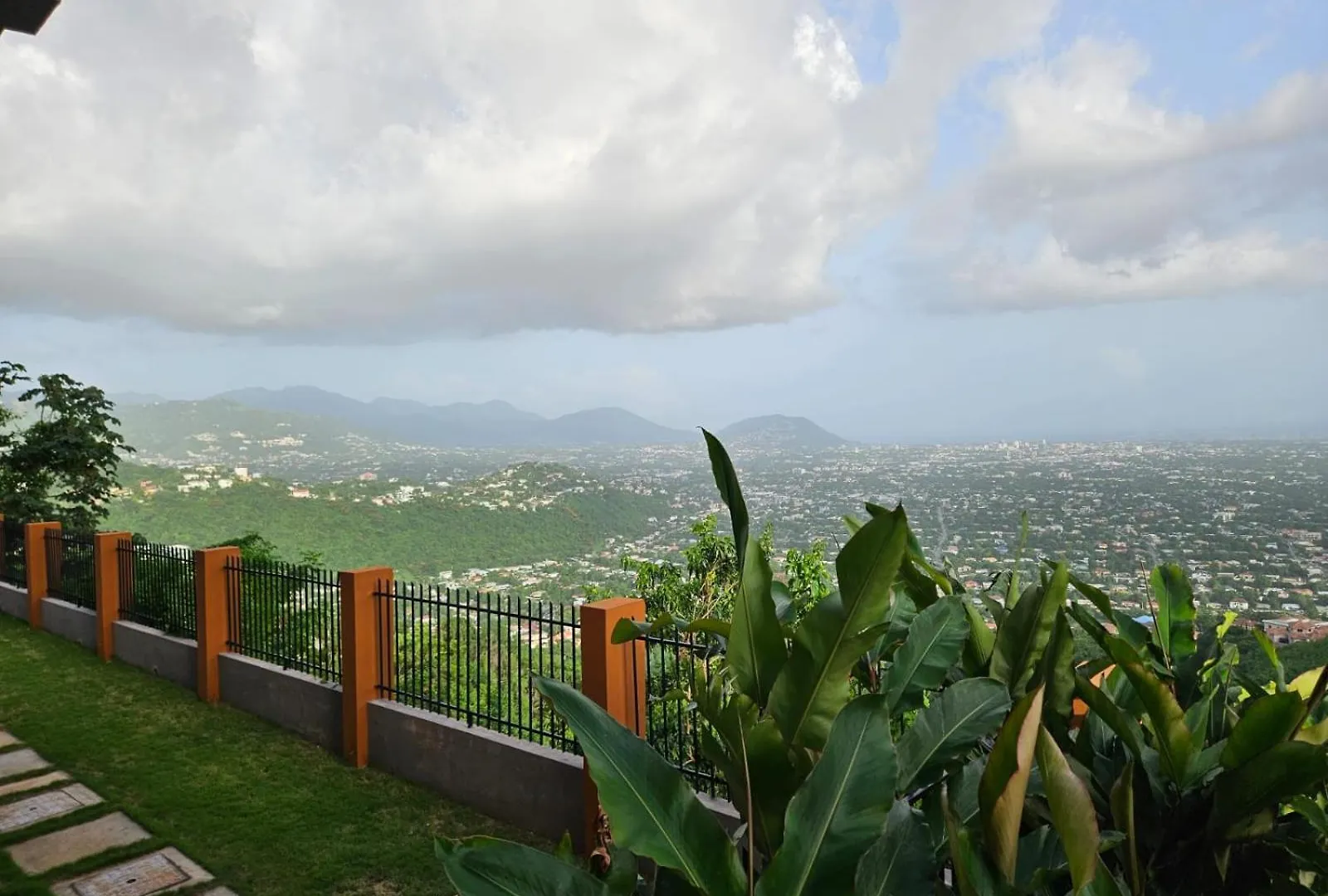 Apartamento City Scape Serenity Kingston